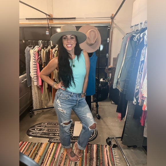 LIVE- listing ✌️🫶☀️ - Picture 7 of 9